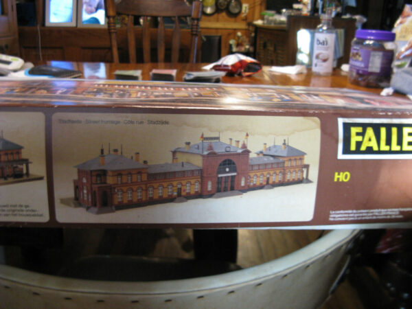 Maquette gare de Bonn - francis miniatures