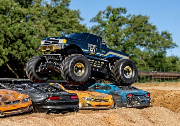 BIGFOOT 50TH – 4X4 BL-2S Traxxas  67134-1-50TH – Image 4