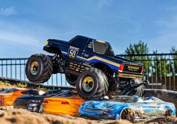 BIGFOOT 50TH – 4X4 BL-2S Traxxas  67134-1-50TH – Image 3