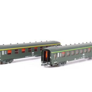 REE NW-276 - SET 2 VOITURES DEV AO Courtes, A8 N°50 87 18-40 473-6 et B10 N°51 87 20-57 720-5, Vert 301, Logo Blanc encadré, cartouche Corail Ep. IV